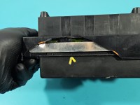 Skrzynka bezpieczników Opel Astra III H 13268301