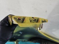 Błotnik przód lewy Renault Clio IV 12-20 żółty OVENW