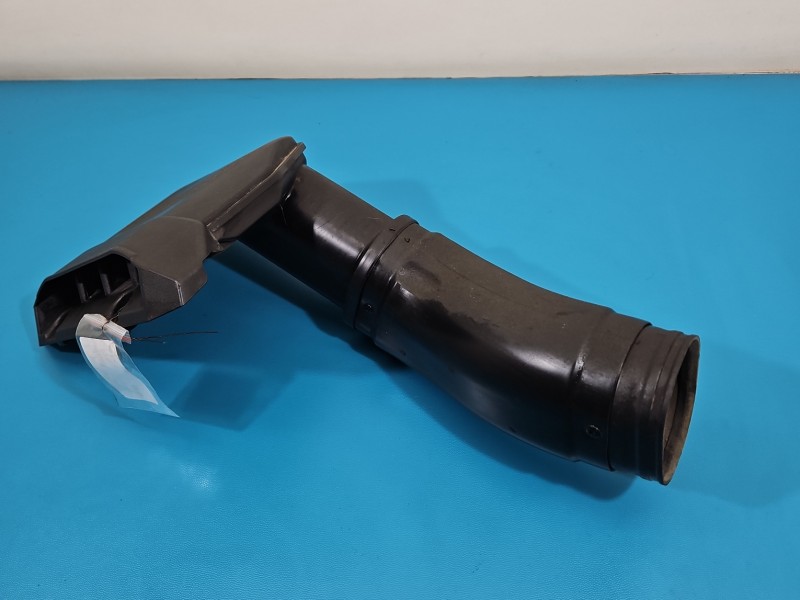 Rura przewód Producent części: KIA, Benzyna, Europejska, Dolot powietrza Kia Carens III 06-13 28210-1D000 2.0 16V