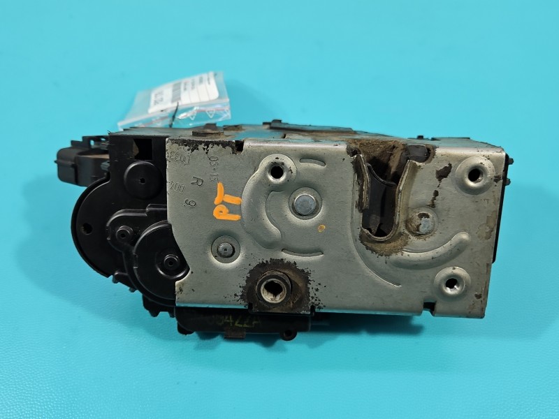 Zamek tył prawy Fiat Croma II Producent części: FIAT, Uszkodzone mocowanie 6 PIN