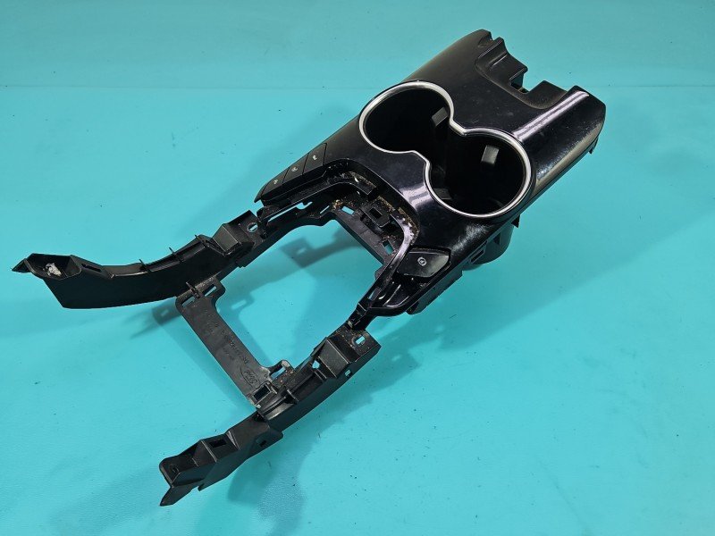 Osłona ZAŚLEPKA PLASTIK Ford Mondeo Mk5 FS73F042B60BA Osłona ZAŚLEPKA PLASTIK Ford Mondeo Mk5 FS73F042B60BA