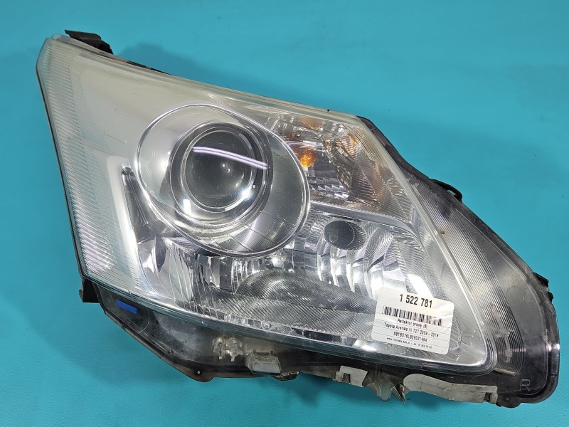 Reflektor prawy lampa przód Toyota Avensis III T27 EUROPA