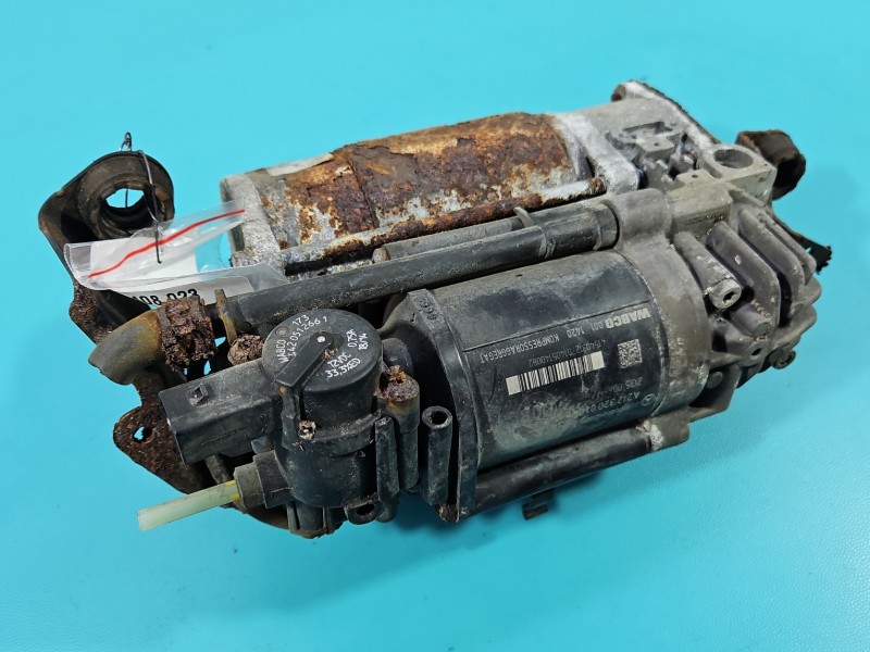 Pompa zawieszenia kompresor Mercedes CLS II C218 W218 218 A2123200104