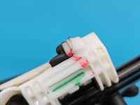 Podnośnik przód prawy SZYBY WINDA Fiat 500 07-20 Europejska, Pękniecie plastiku 3d HB