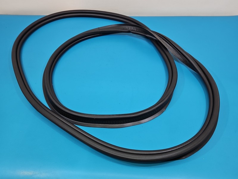 Uszczelka klapy BMW iX1U11