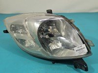 Reflektor lewy lampa przód Toyota Yaris II EUROPA