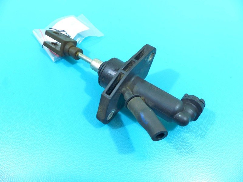Pompka sprzęgłowa Suzuki Sx4 I 06- 1.9 DDiS Pompka sprzęgłowa Suzuki Sx4 I 06- 1.9 DDiS