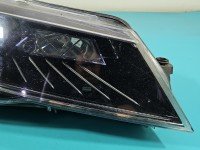 Reflektor prawy lampa przód Skoda Superb III EUROPA