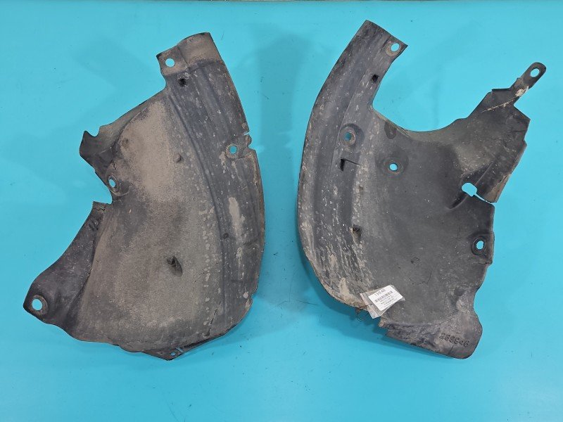 Nadkole przód prawe Renault Clio III 8200289946, 8200289937