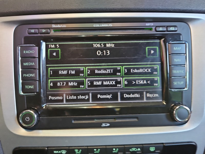 Radio fabryczne Skoda Octavia II 3T0035680 radioodtwarzacz