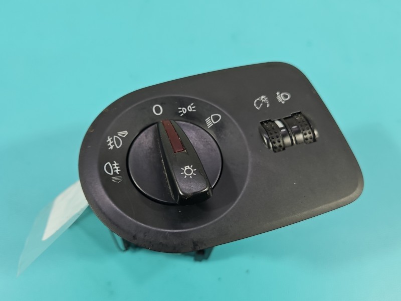 Przełącznik włącznik świateł Seat Ibiza IV 6J 6J1941531A