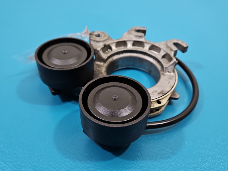 Napinacz Peugeot 3008 II 1.6 T hybrid4