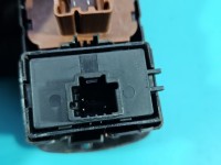 Przełącznik szyb Renault Captur I uszkodzone mocowanie EU 254113300R