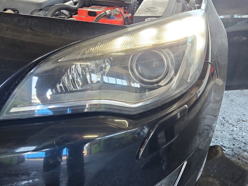Reflektor lewy lampa przód Opel Astra IV J EUROPA 1ZT010012-01