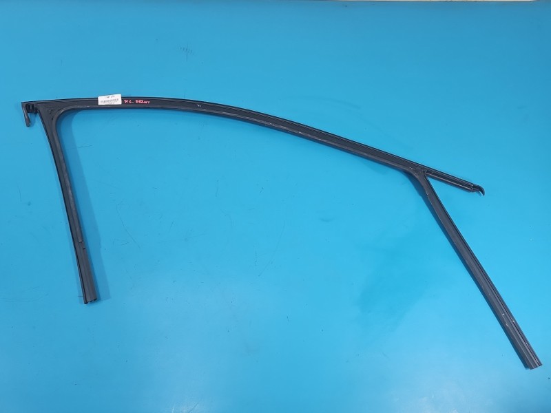 Uszczelka drzwi przód lewa Cupra Formentor