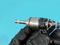 Wtryskiwacz Skoda Fabia III 04E906036AT 1.0 TSI