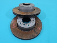 Tarcze hamulcowe przód klocki Bmw e90 2.0d (M47T) Producent części: BMW, średnica 300mm grubość 24mm