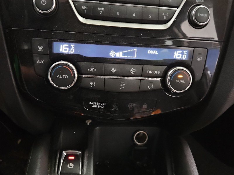 Konsola panel nawiewu Nissan Qashqai II J11 13-21 27500-4EA0A