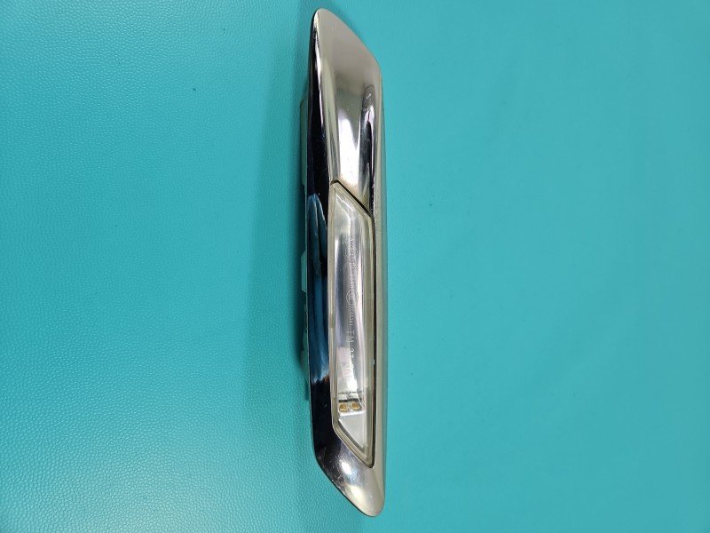 Kierunkowskaz przód prawy świateł Bmw f10 f11 010387-04, 010387-02 Kierunkowskaz przód prawy świateł Bmw f10 f11 010387-04, 010387-02