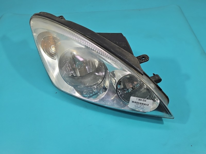 Reflektor prawy lampa przód Kia Ceed I 06- EUROPA 92102-1H000, 92102-1H0XX