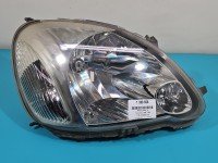 Reflektor prawy lampa przód Toyota Yaris I EUROPA