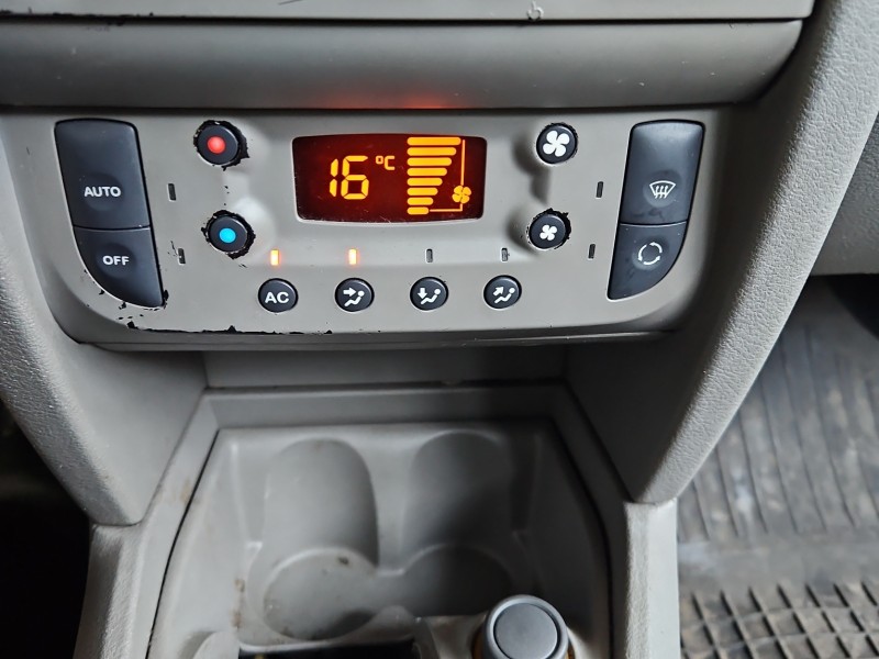 Konsola panel nawiewu Renault Thalia II 82007496559