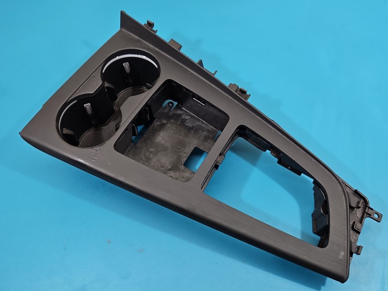 Uchwyt na napoje kubek CUP HOLDER Audi A4 B9 8W0862533AB