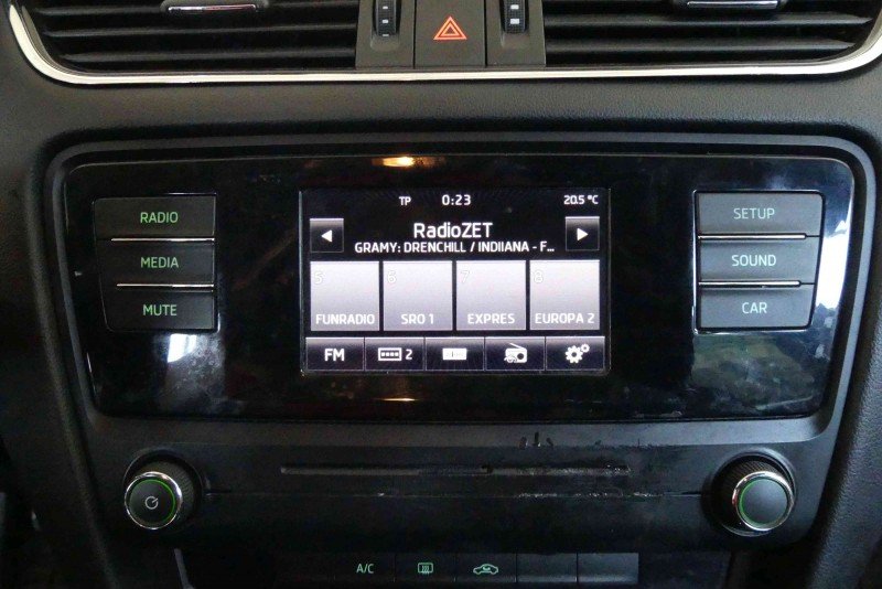 Radio fabryczne Skoda Octavia III 5E0035867A