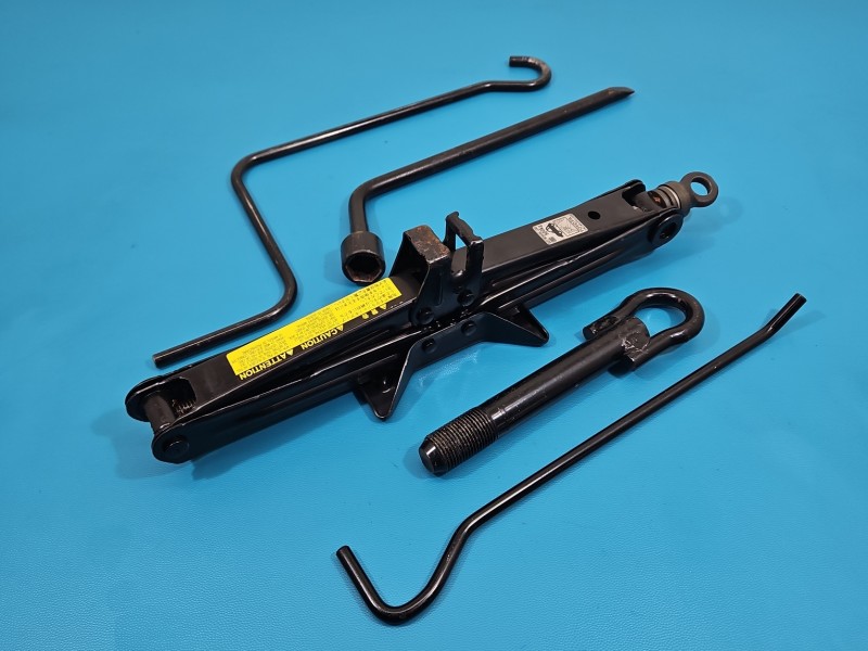 lewarek Podnośnik samochodowy trapezowy Toyota Prius II XW20 03-