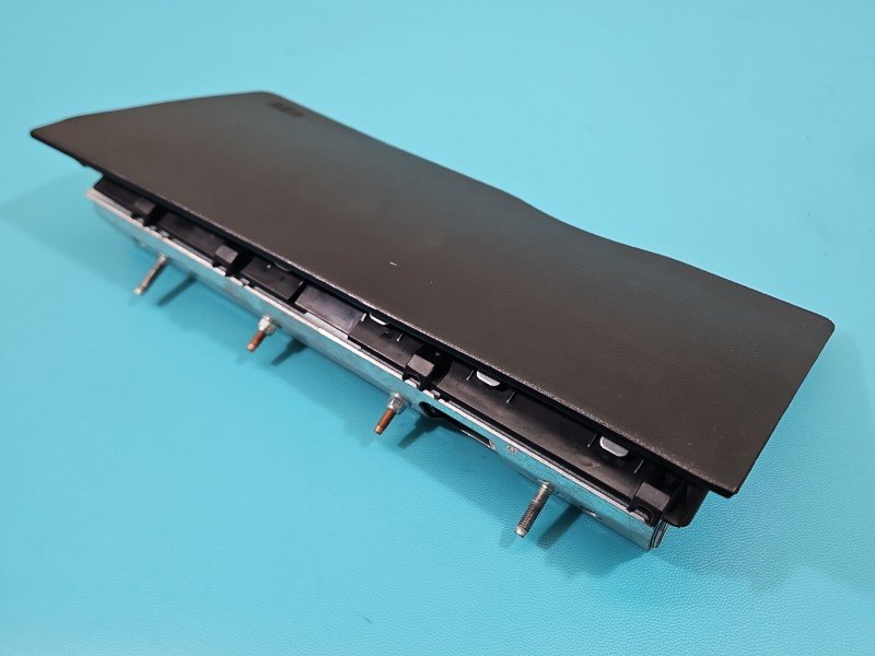 Poduszka powietrzna kolanowa airbag Jeep Grand Cherokee IV WK2