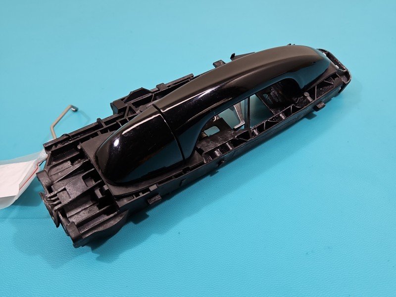 Klamka przód lewa zewnętrzna Mercedes W205 A0997601500 czarny 197