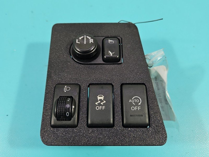 Przełącznik szyb Nissan Qashqai I J10 06-13 EU