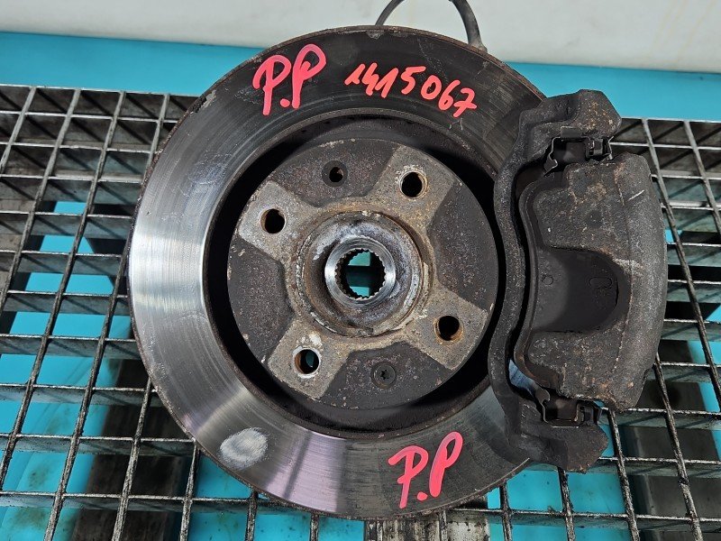 Zwrotnica prawa piasta przód 2.0 HDI Citroen Xsara Picasso Zwrotnica prawa piasta przód 2.0 HDI Citroen Xsara Picasso