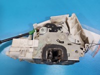 Zamek przód lewy 1697202535 Mercedes W169 EUROPA Mercedes, 4pin. Uszkodzone mocowanie trzymające wtyczke