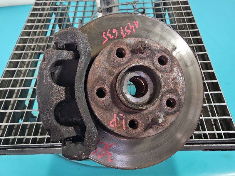 Zwrotnica lewa piasta przód 2.3 jtd (F1AGK411B) Fiat Ducato IV