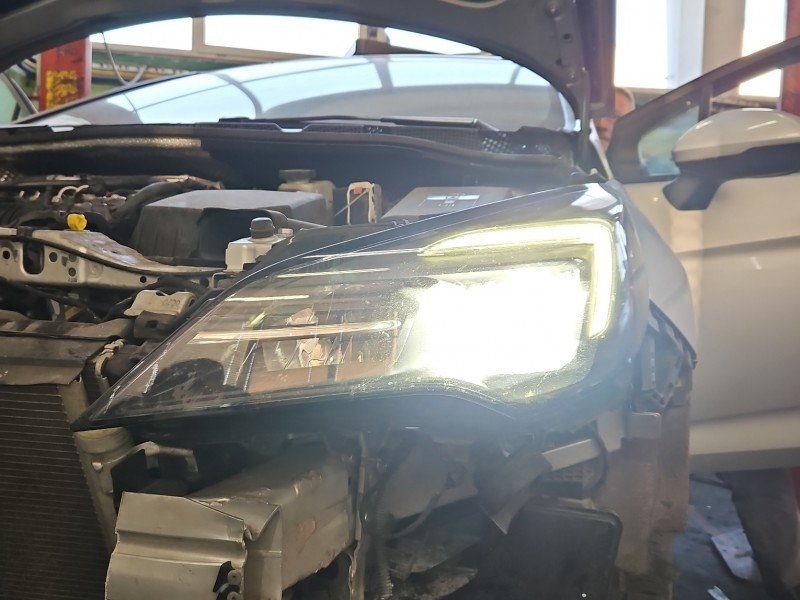 Reflektor lewy lampa przód Opel Astra V K EUROPA