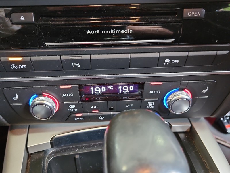 Konsola panel nawiewu AUDI A6 C7 4G0820043CD