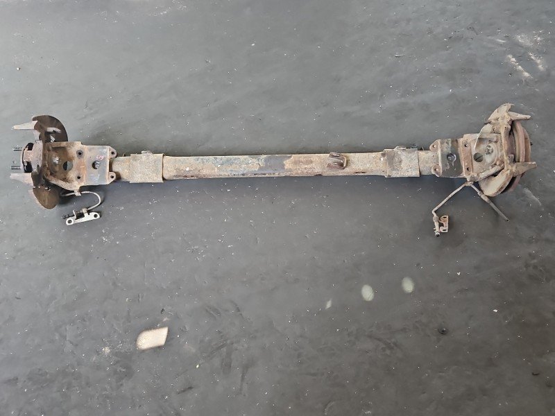 Tylna belka oś tył Chrysler Voyager IV 3.3 V6 Tylna belka oś tył Chrysler Voyager IV 3.3 V6