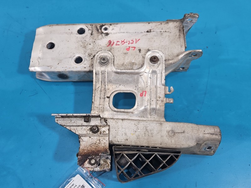 Wzmocnienie zderzaka przód belka bmw F30 Producent części: BMW, STREFA ZGNIOTU LEWA PRZÓD przednie 668