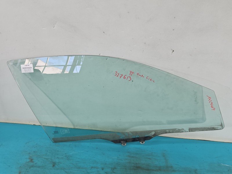 Szyba drzwi przód prawa Honda Civic VII HB