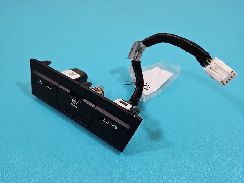 Gniazdo USB i20 III 2020- 96125-Q0020, 96120-T7050