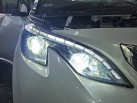 Reflektor prawy lampa przód Peugeot 3008 II EUROPA