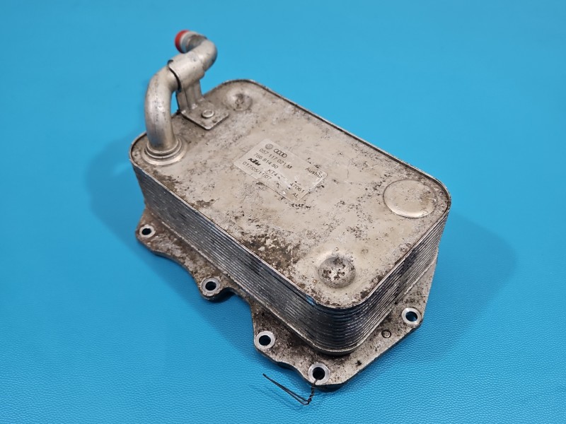 Chłodnica oleju AUDI Q7 I 4L 057117021M 4.2 TDI