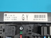 Skrzynka bezpieczników Opel Astra III H 13206751