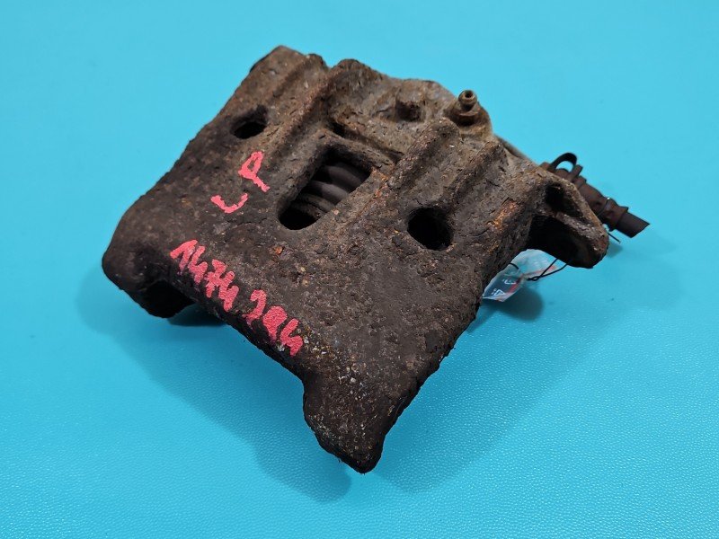 Zacisk przód lewy Vw Transporter T4 1.9 TDi