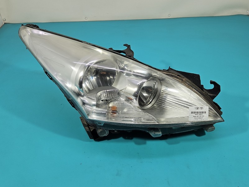Reflektor prawy lampa przód Peugeot 3008 I EUROPA
