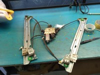 Podnośnik przód lewy SZYBY WINDA Mercedes Vito W639 5d HB