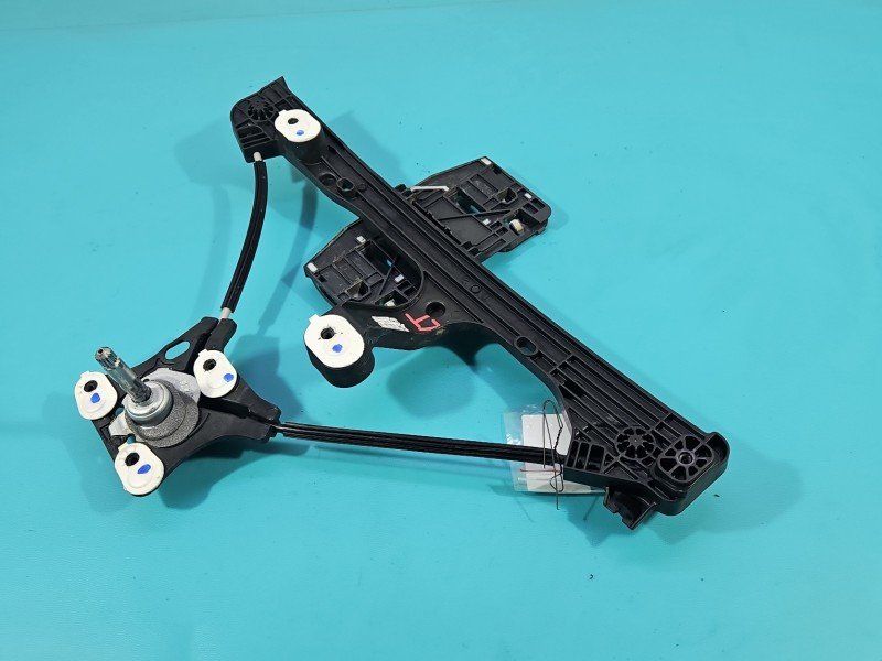 Podnośnik tył lewy Opel Corsa F 9829046380 Podnośnik tył lewy Opel Corsa F 9829046380