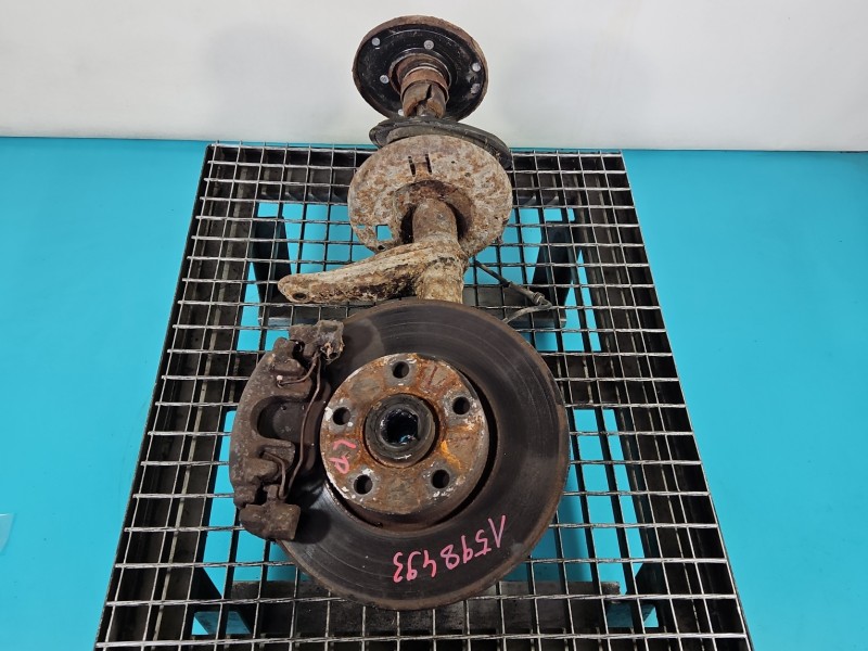 Zwrotnica lewa piasta przód 2.0 8V Audi 100 C4