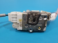 Zamek przód lewy 1697202535 Mercedes W169 EUROPA Mercedes, 4pin. Uszkodzone mocowanie trzymające wtyczke